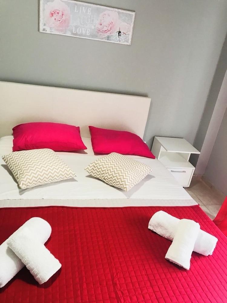 Merilyn Central Apartment Athena Bagian luar foto